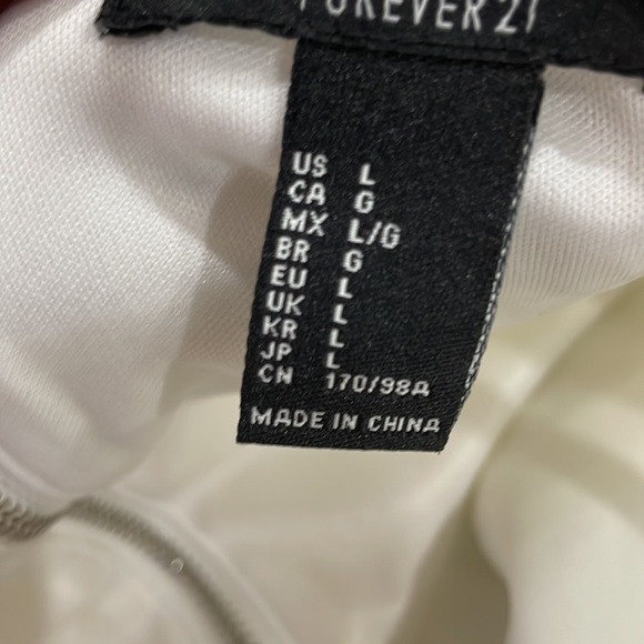 Bundle of 4X $20 tops 👚👚👚👚 - Picture 11 of 12